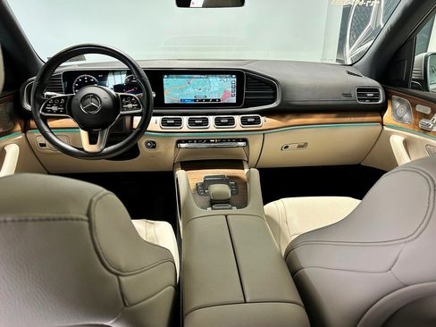 Certified 2023 Mercedes-Benz GLS 450 4MATIC image 9