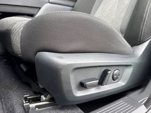 Used 2025 Nissan Rogue SV AWD/4WD image 15
