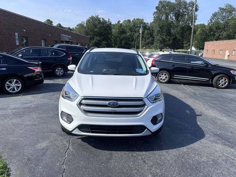 Used 2017 Ford Escape SE w/ Equipment Group 201A FWD image 6