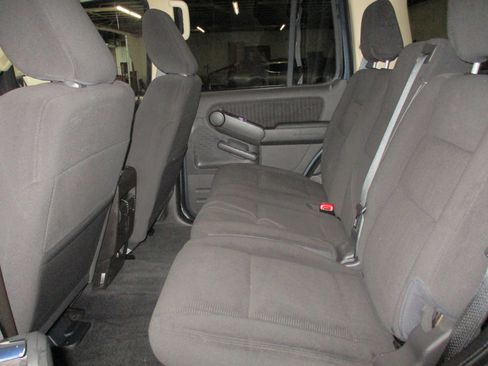 Used 2010 Ford Explorer XLT image 25