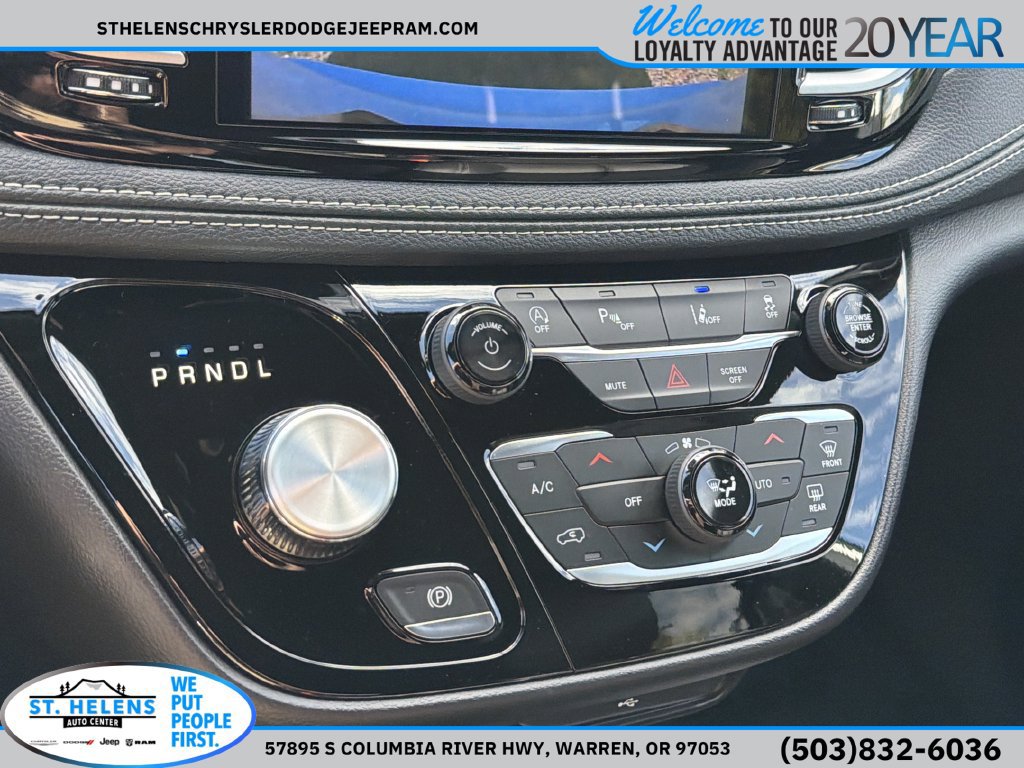 New 2027 Chrysler Pacifica Select FWD image 24
