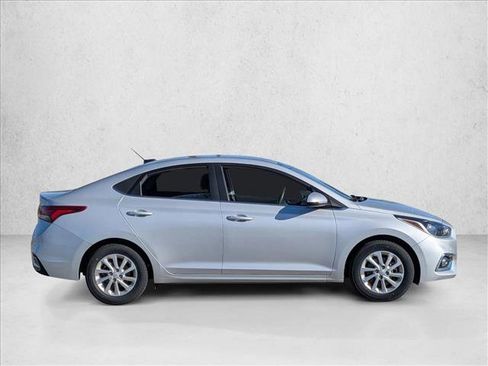 Used 2022 Hyundai Accent SEL image 4