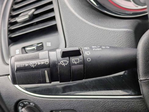 Used 2019 Dodge Grand Caravan SE image 19