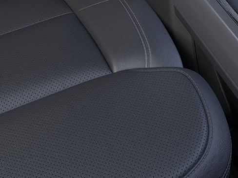 New 2025 Ford F250 Lariat w/ Lariat Ultimate Package image 16