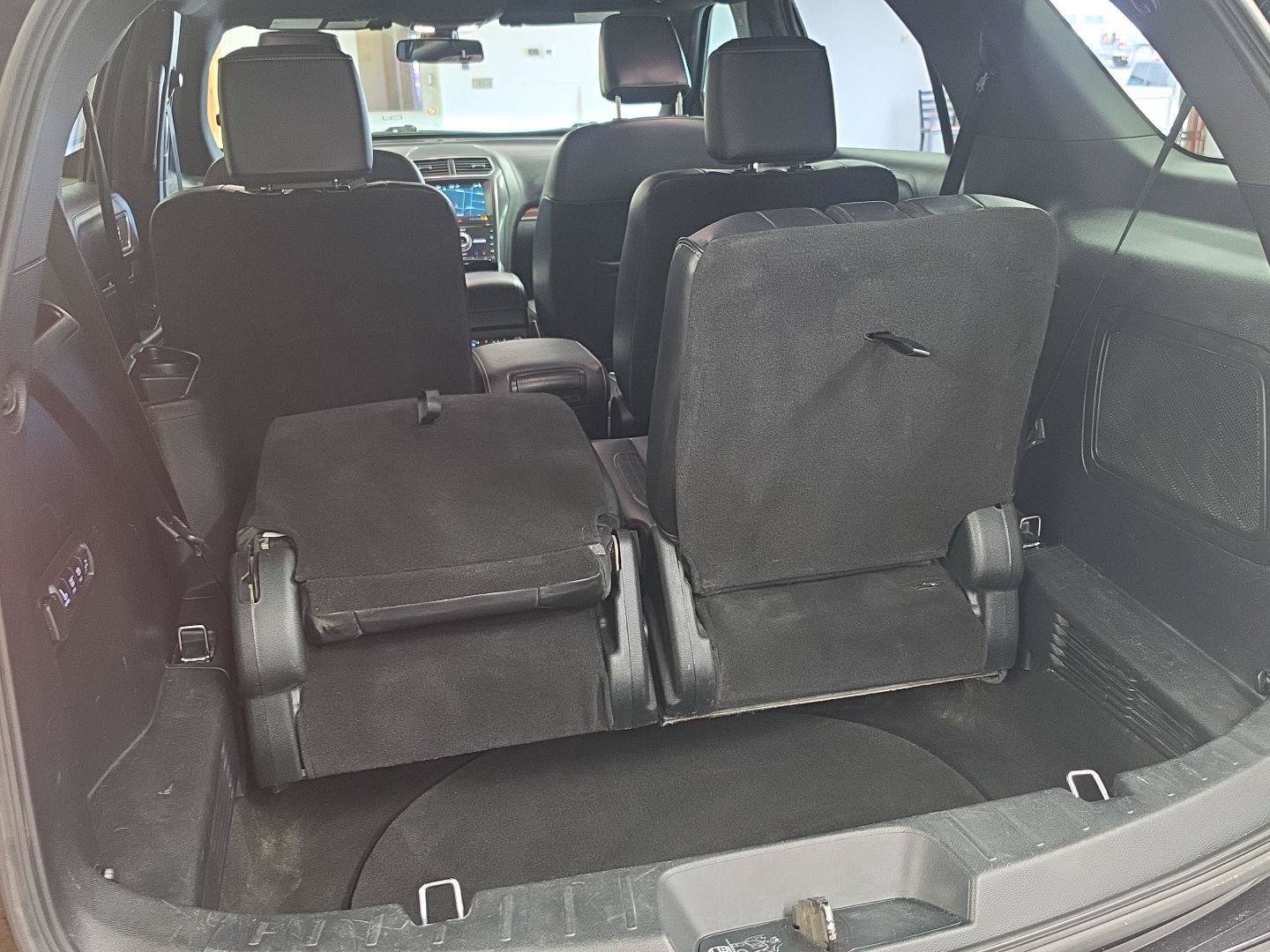 Used 2019 Ford Explorer Platinum AWD/4WD image 17