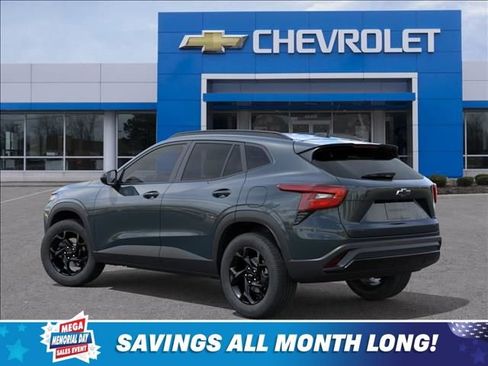 New 2026 Chevrolet Trax LT w/ Driver Confidence Package FWD image 3