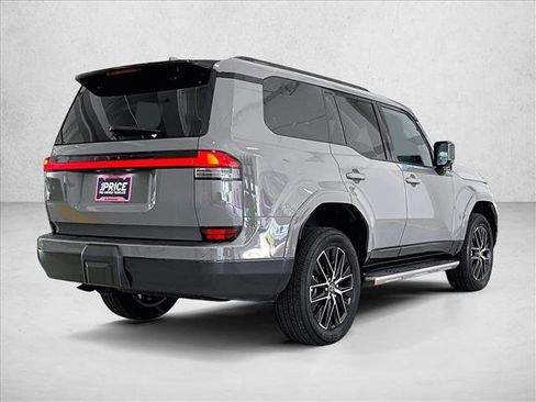 Used 2025 Lexus GX 550 w/ Cold Area Package AWD/4WD image 2