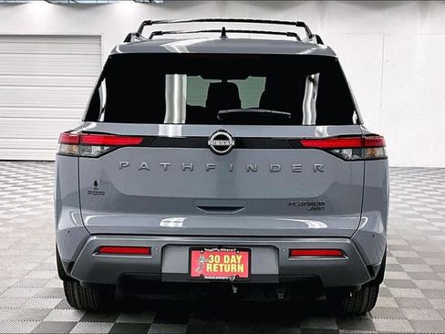 New 2026 Nissan Pathfinder Platinum image 5
