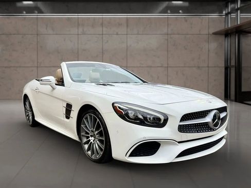 Used 2017 Mercedes-Benz SL 550 image 21