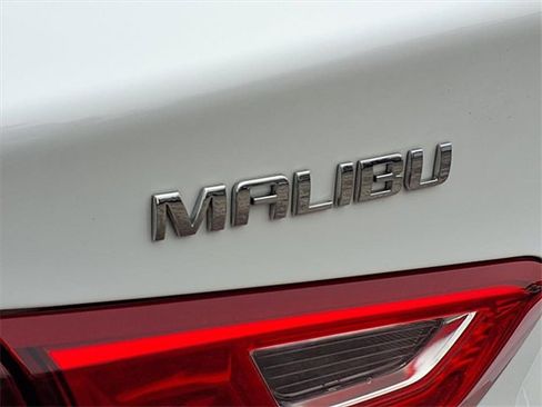 Certified 2022 Chevrolet Malibu LS image 32