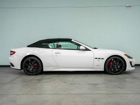 Used 2016 Maserati GranTurismo Sport RWD image 17