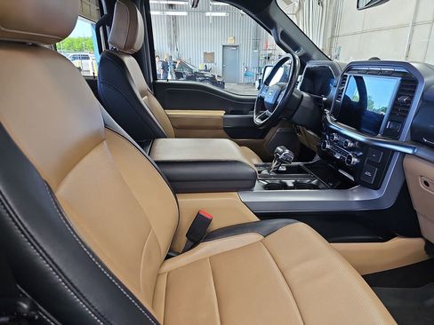 Used 2023 Ford F150 Lariat image 10