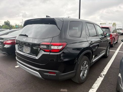Used 2025 Honda Pilot EX-L image 3