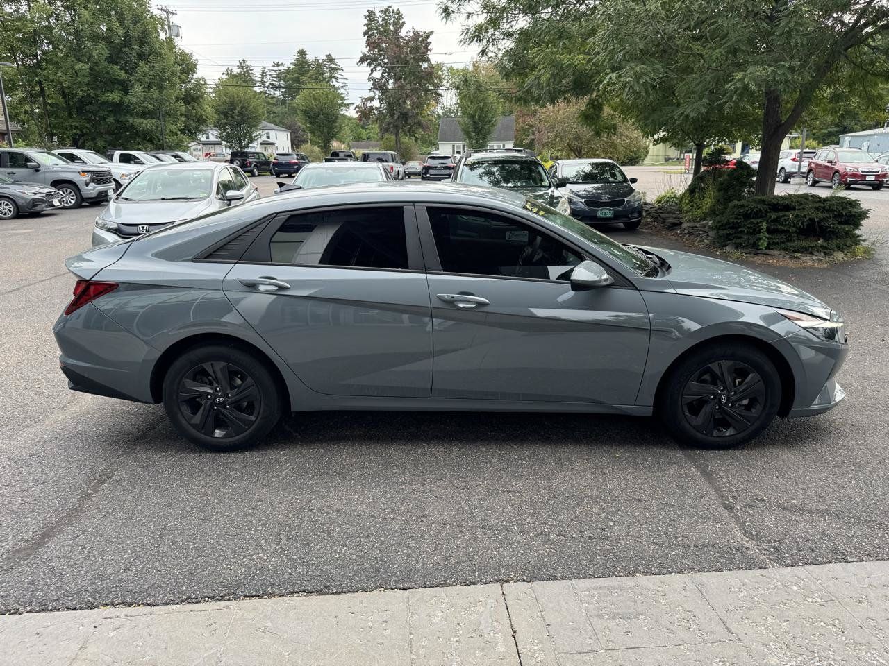 Used 2023 Hyundai Elantra SEL FWD image 6