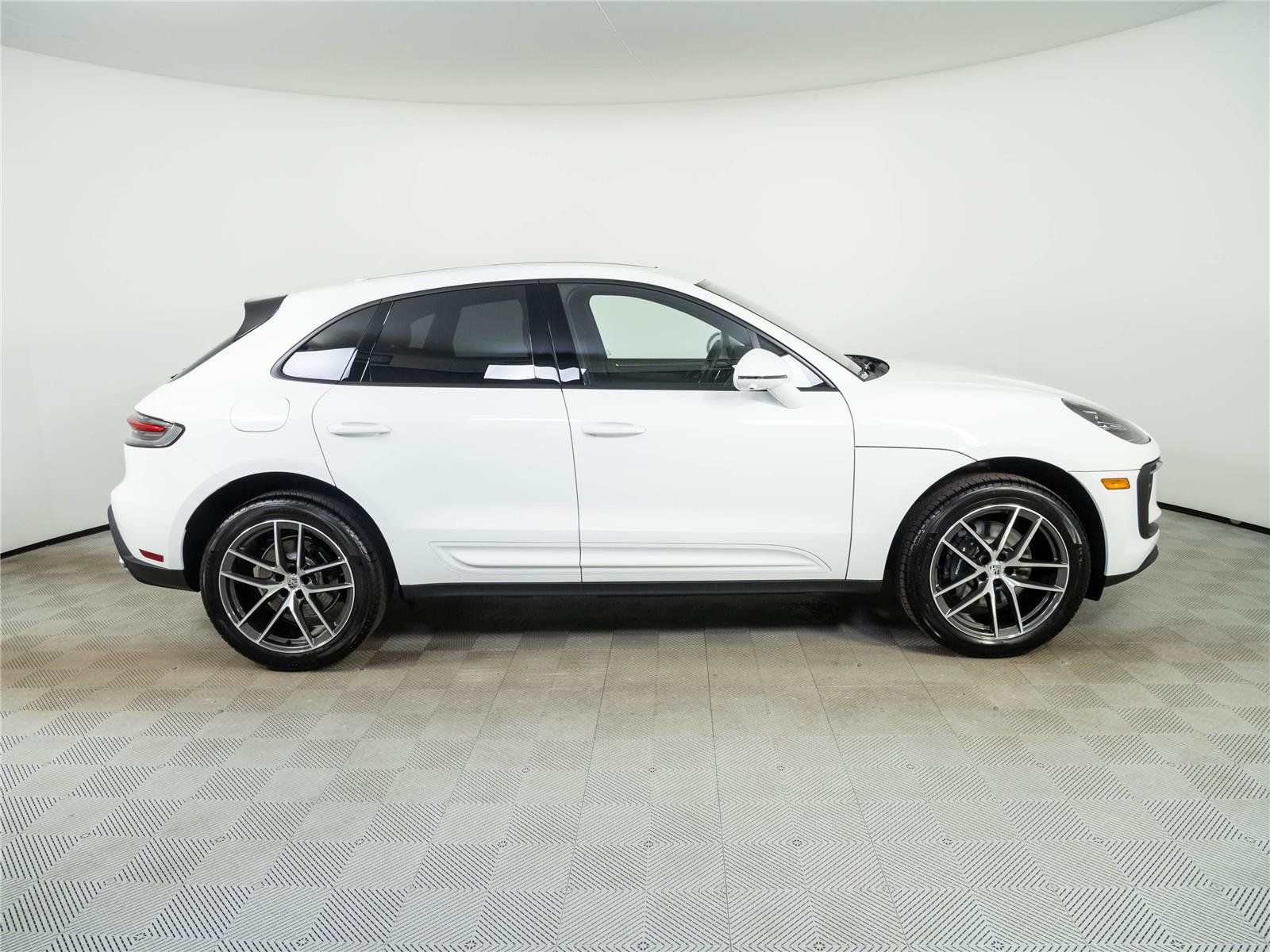 New 2026 Porsche Macan Turbo AWD/4WD image 28