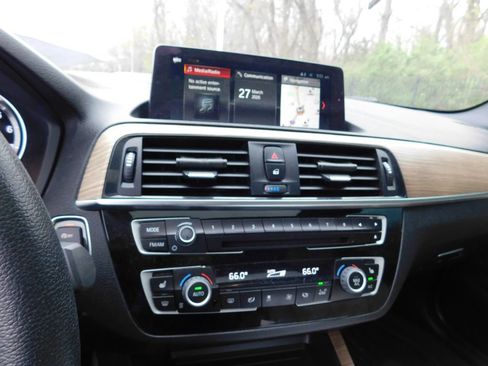 Used 2018 BMW 230i Coupe image 10