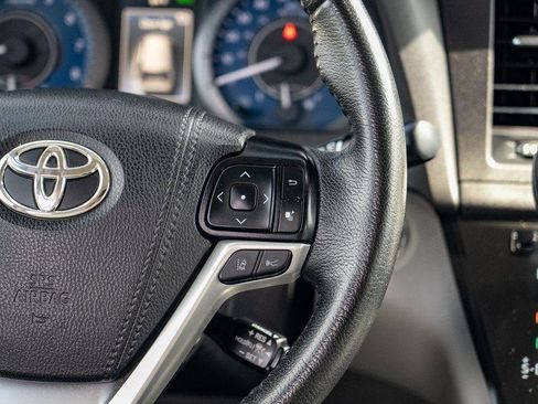 Used 2020 Toyota Sienna XLE image 20
