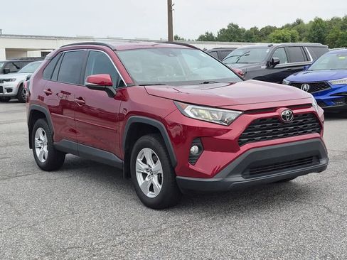 Used 2021 Toyota RAV4 XLE AWD/4WD image 3