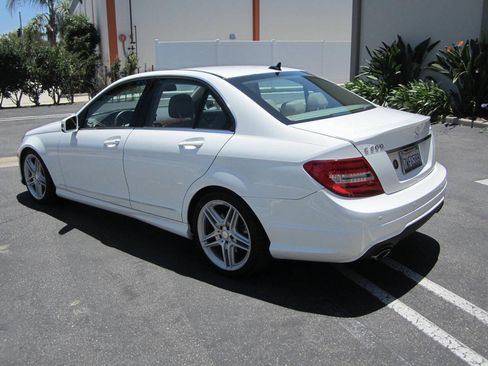 Used 2013 Mercedes-Benz C 300 4MATIC Sedan image 6