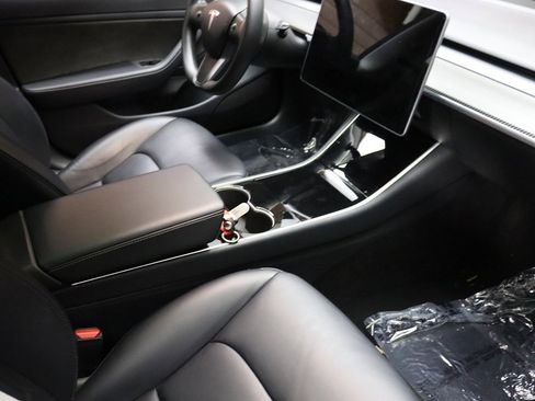 Used 2018 Tesla Model 3 Long Range image 29