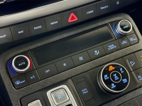 Used 2024 Hyundai Palisade Limited image 18