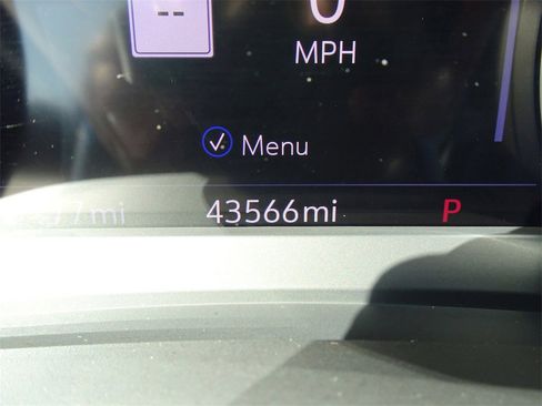 Certified 2024 Cadillac XT6 Sport w/ Technology Package image 19