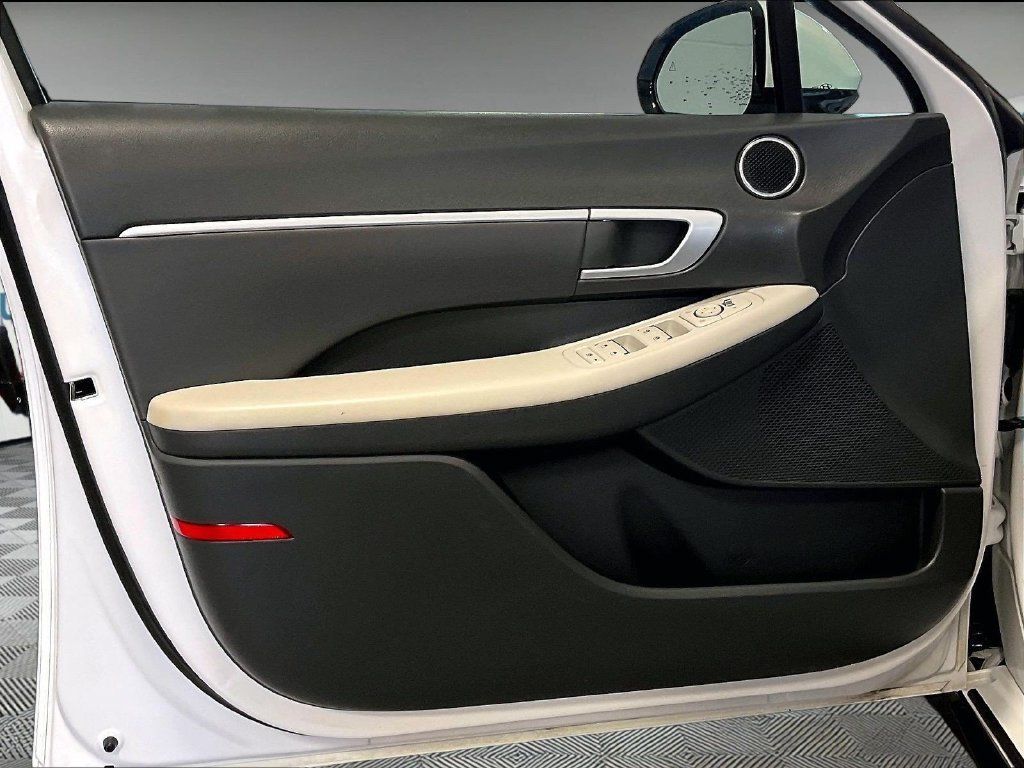 Used 2025 Hyundai Sonata SEL FWD image 9