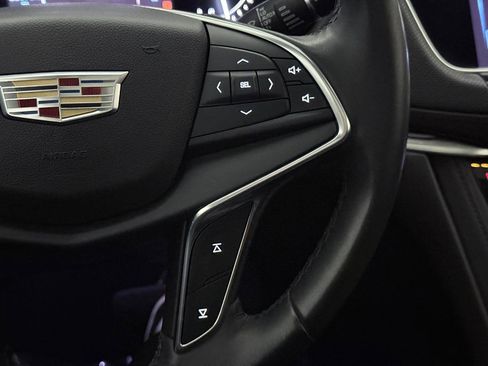 Used 2018 Cadillac XT5 Luxury image 39