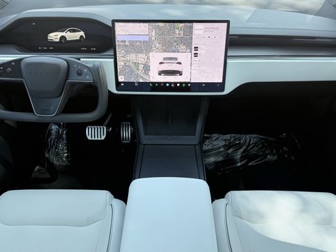Used 2025 Tesla Model X Plaid AWD/4WD image 2