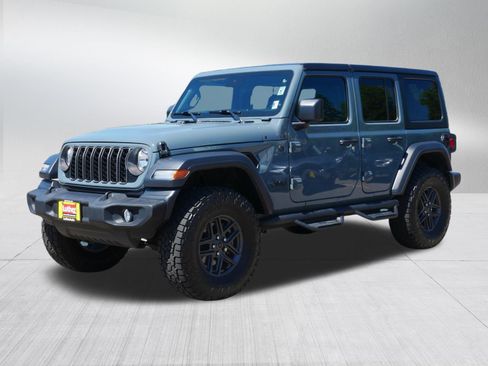 Used 2024 Jeep Wrangler Unlimited Sport AWD/4WD image 3