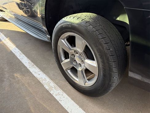 Used 2016 Chevrolet Suburban LT image 5