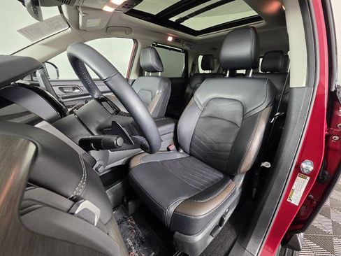 Used 2024 Nissan Pathfinder Platinum w/ Lighting Package (N93) image 32