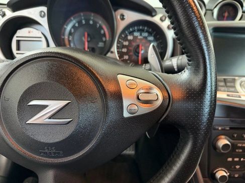 Used 2009 Nissan 370Z Touring w/ Sport Pkg image 19