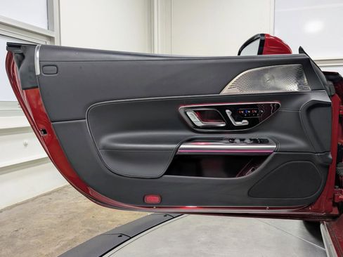 Used 2022 Mercedes-Benz SL 55 AMG 4MATIC w/ Driver Assistance Package image 14