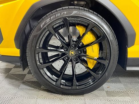 Used 2022 Lamborghini Urus image 29