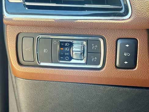 Used 2023 Lincoln Navigator Reserve AWD/4WD image 10