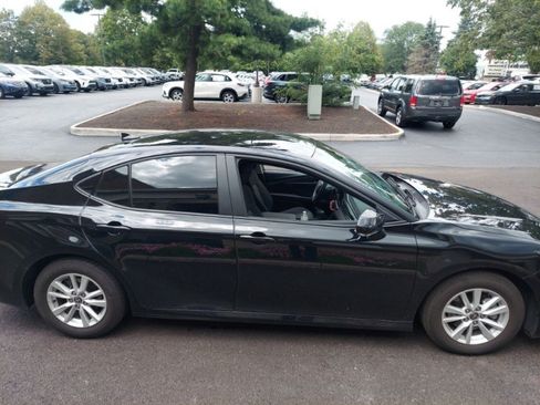 Used 2025 Toyota Camry LE FWD image 4