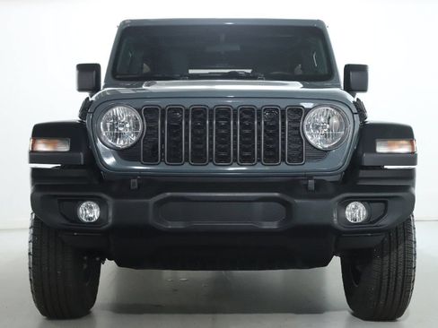 Used 2024 Jeep Wrangler Unlimited Sport AWD/4WD image 5