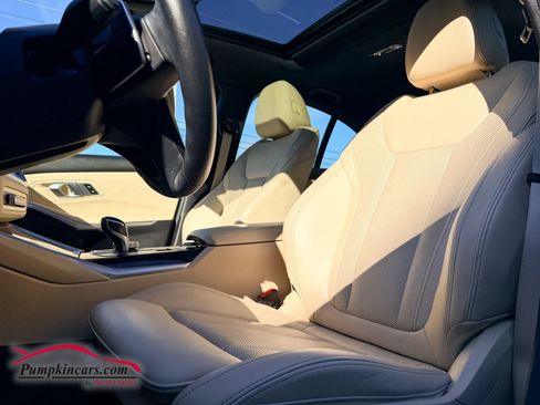 Used 2022 BMW 330i xDrive Sedan w/ Driving Assistance Package AWD/4WD image 6