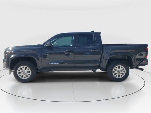 Used 2025 Toyota Tacoma SR5 RWD image 7