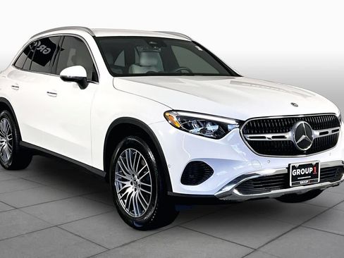Used 2026 Mercedes-Benz GLC 300 image 3