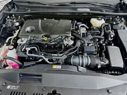 Used 2025 Toyota Camry SE FWD image 30