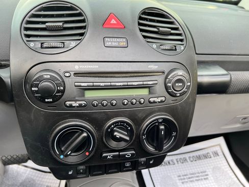 Used 2005 Volkswagen Beetle GLS FWD image 25