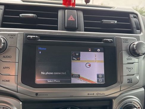 Used 2016 Toyota 4Runner SR5 AWD/4WD image 2