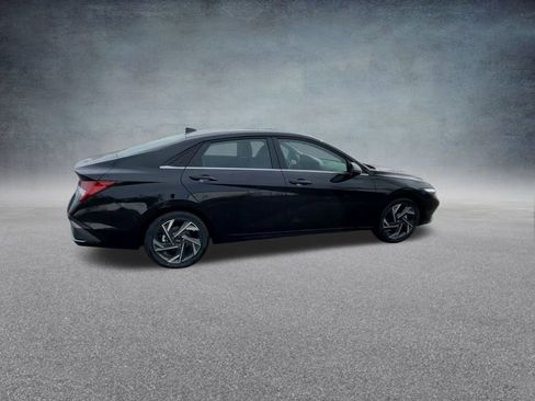 New 2025 Hyundai Elantra Limited image 24