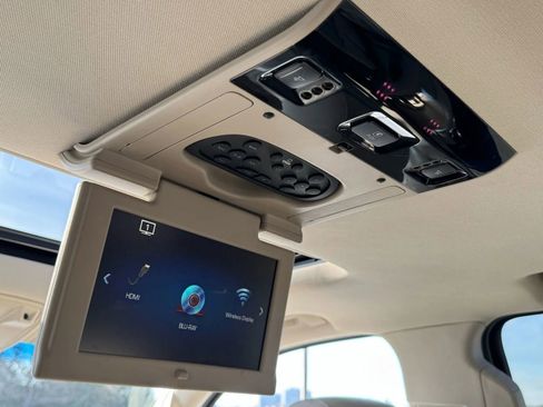 Used 2017 Cadillac Escalade Premium Luxury image 25