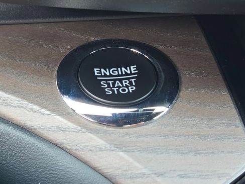 Used 2023 Ford Explorer Platinum w/ Technology Package AWD/4WD image 47