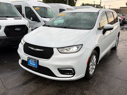Used 2023 Chrysler Pacifica Touring-L