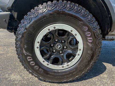 Used 2023 Ford Bronco Big Bend w/ Sasquatch Package AWD/4WD image 34