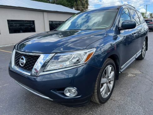 Used 2015 Nissan Pathfinder Platinum w/ Cargo Package FWD image 2